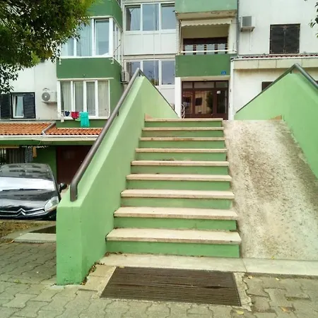 Kim אומאג